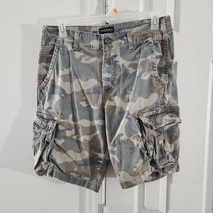 American Eagle Cargo Shorts Camo